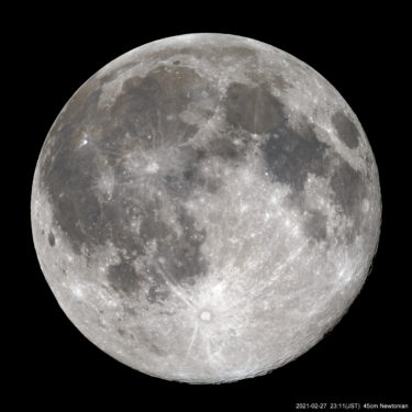 満月を僅かに過ぎた月